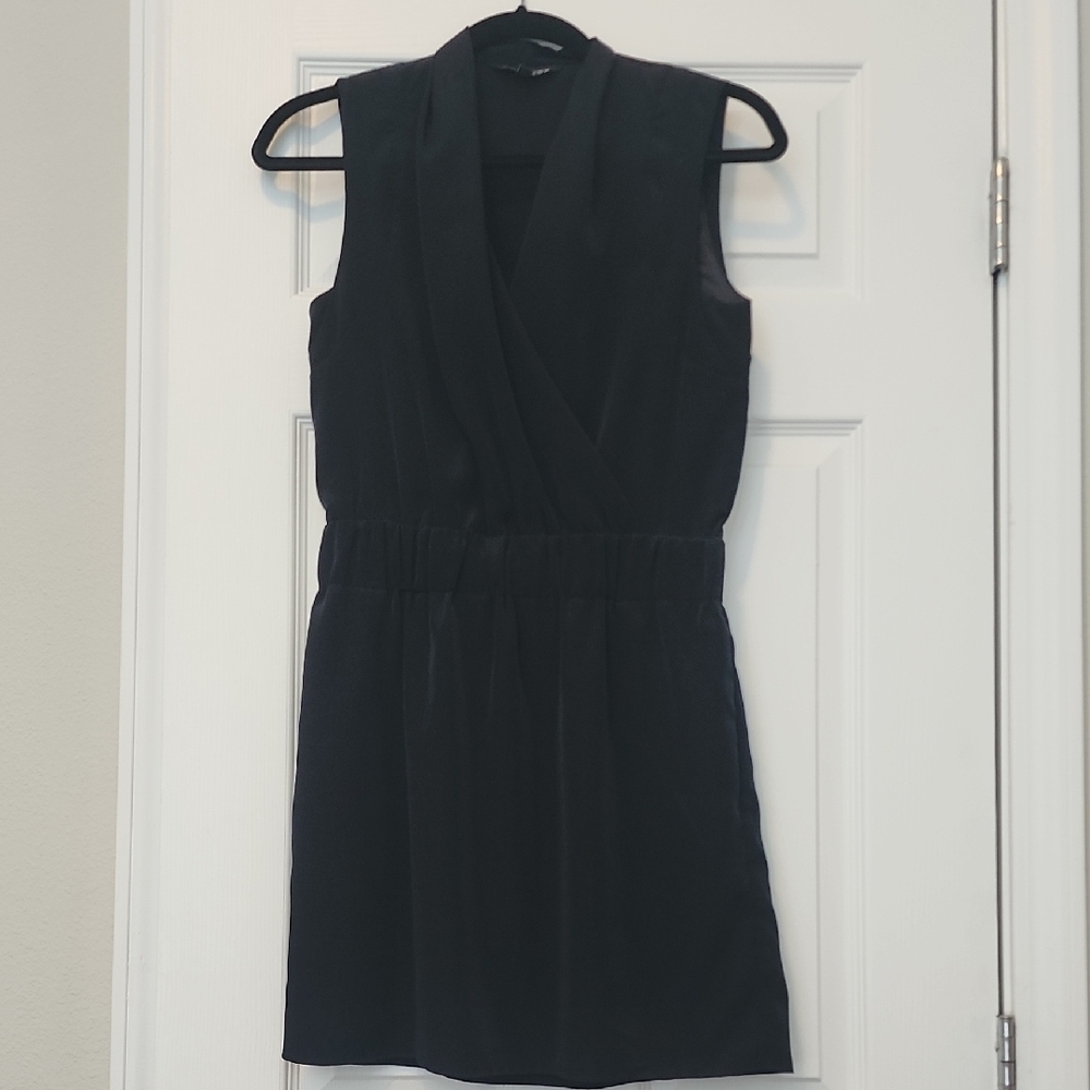 Express Black Sheath Mini Dress V-Neck Sleeveless